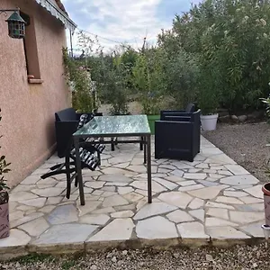  Appartement Dans Calme à 15km De Cannes France
